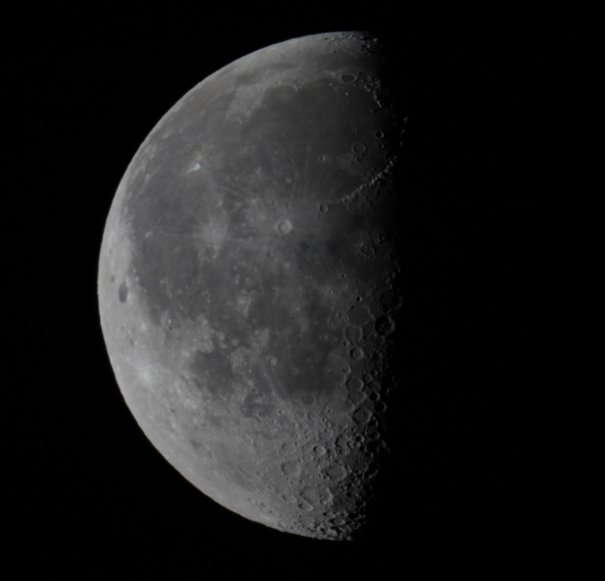 The Moon spans 0.5 degrees of apparent sky (credit:- freestarcharts)